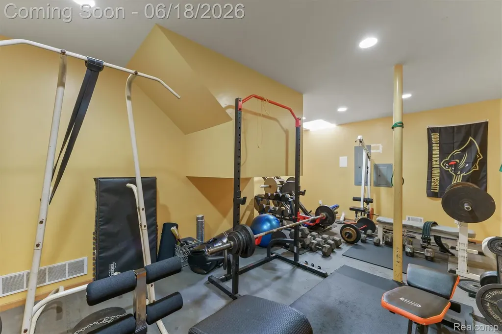 5715 Crest Court Webster Township MI 48130