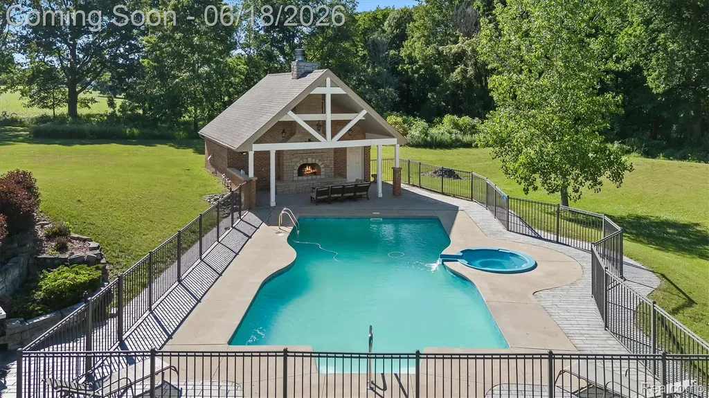 5715 Crest Court Webster Township MI 48130