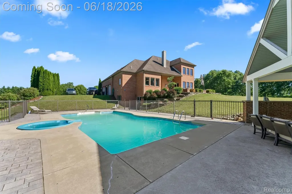 5715 Crest Court Webster Township MI 48130