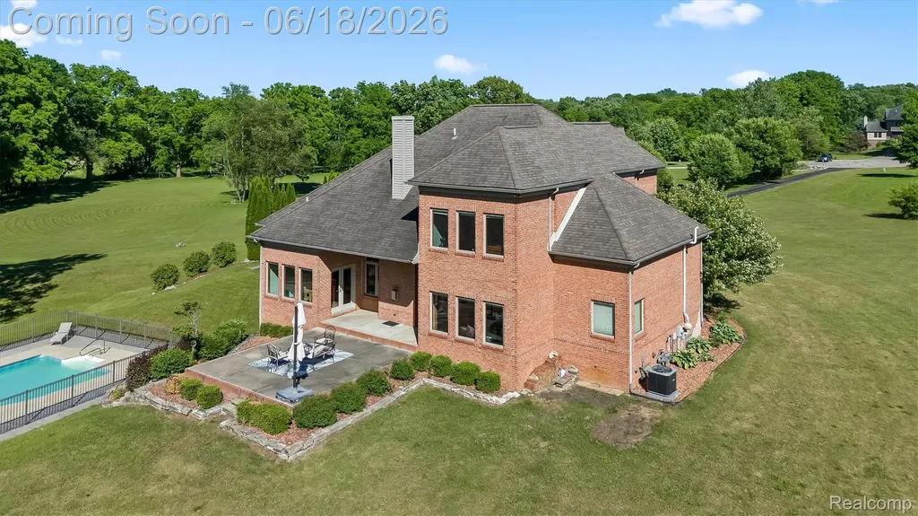 5715 Crest Court Webster Township MI 48130