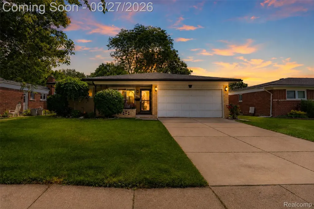 33818 King Richard Drive Sterling Heights City MI 48310