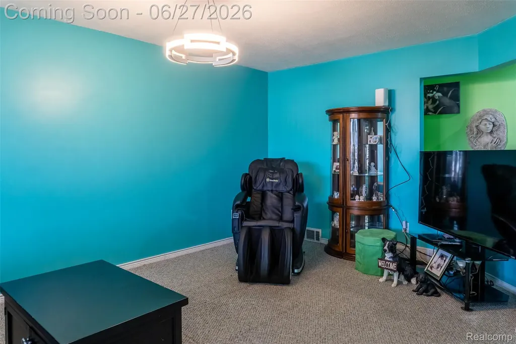 33818 King Richard Drive Sterling Heights City MI 48310