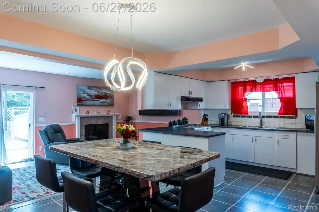 33818 King Richard Drive Sterling Heights City MI 48310