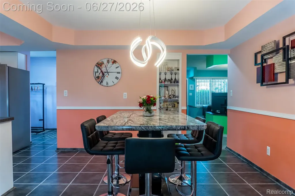 33818 King Richard Drive Sterling Heights City MI 48310