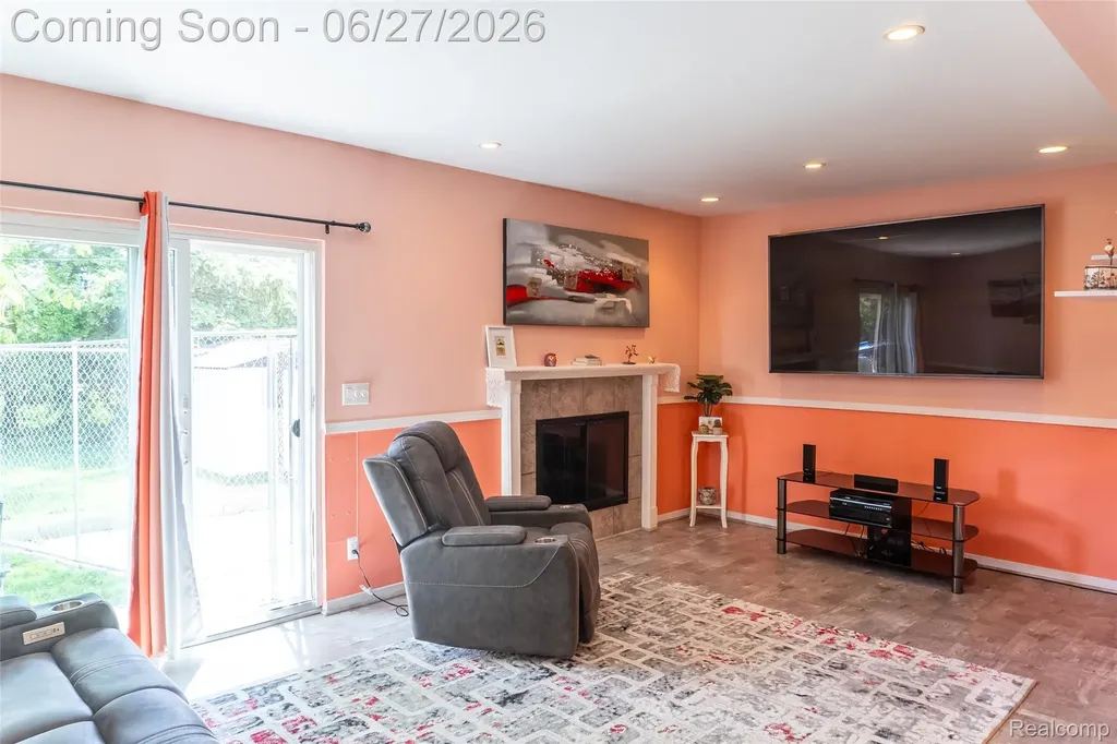 33818 King Richard Drive Sterling Heights City MI 48310