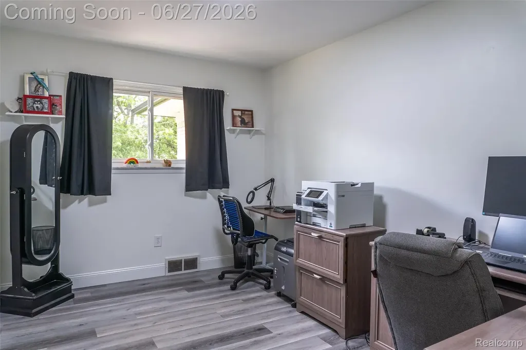 33818 King Richard Drive Sterling Heights City MI 48310
