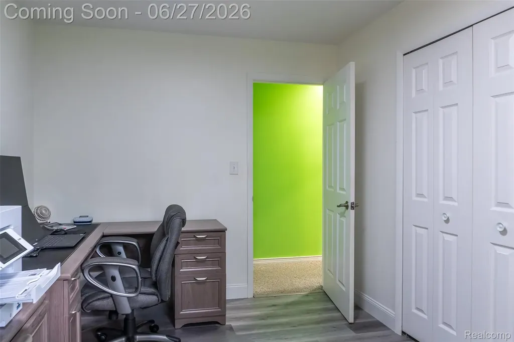 33818 King Richard Drive Sterling Heights City MI 48310