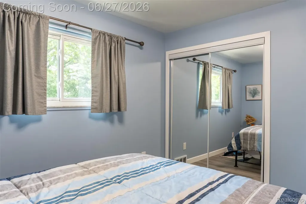 33818 King Richard Drive Sterling Heights City MI 48310