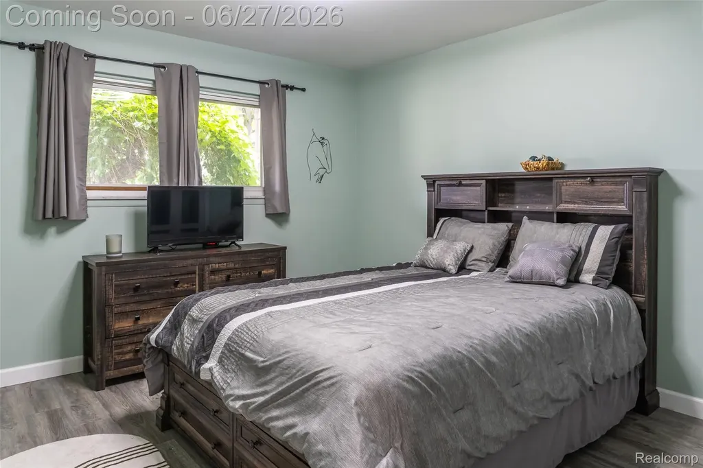 33818 King Richard Drive Sterling Heights City MI 48310