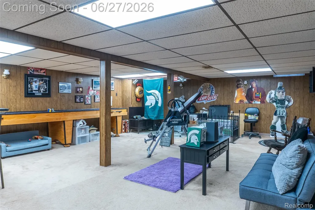 33818 King Richard Drive Sterling Heights City MI 48310