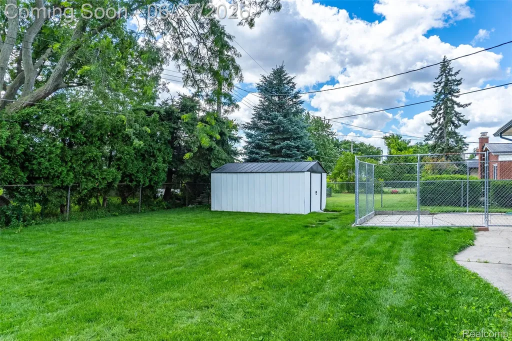 33818 King Richard Drive Sterling Heights City MI 48310
