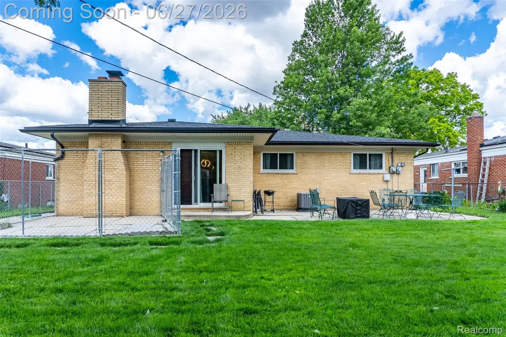 33818 King Richard Drive Sterling Heights City MI 48310