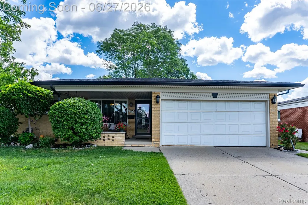 33818 King Richard Drive Sterling Heights City MI 48310