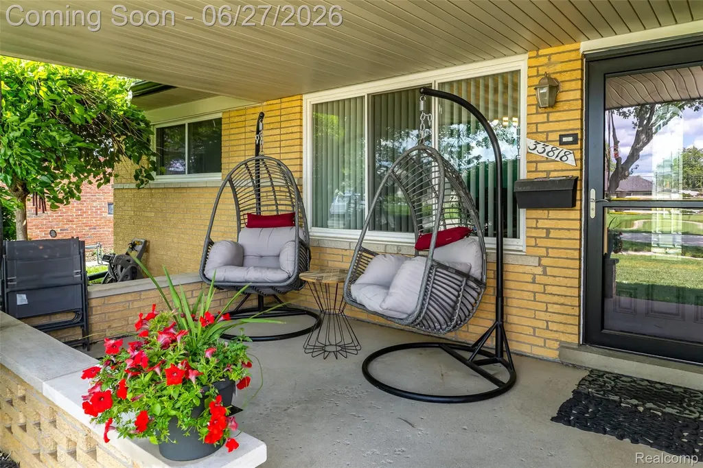 33818 King Richard Drive Sterling Heights City MI 48310