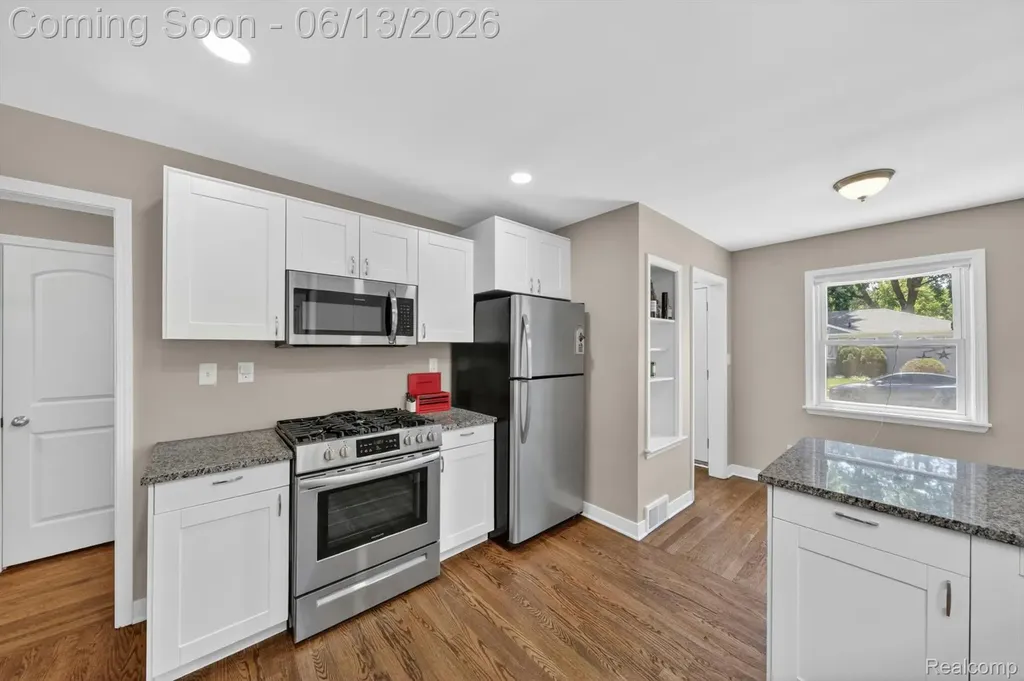 23013 Gaukler Street St. Clair Shores City MI 48080