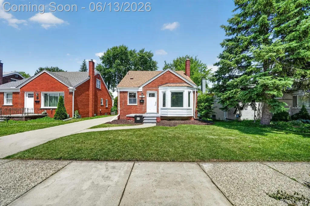 23013 Gaukler Street St. Clair Shores City MI 48080