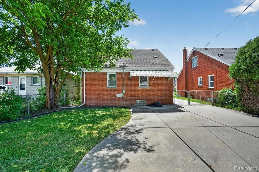 23013 Gaukler Street St. Clair Shores City MI 48080