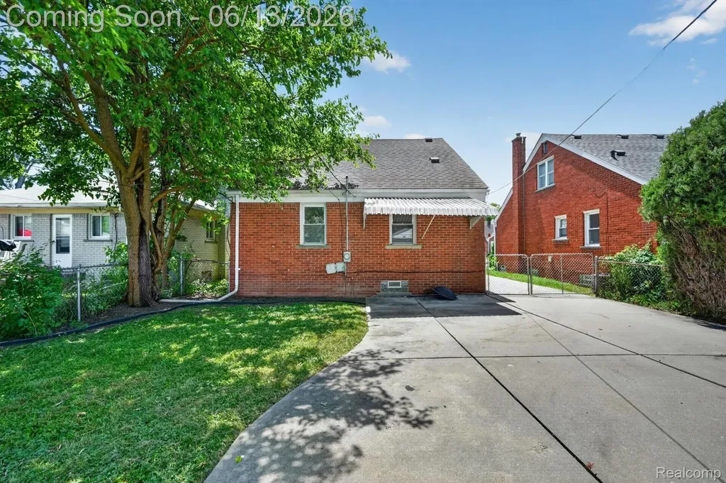23013 Gaukler Street St. Clair Shores City MI 48080