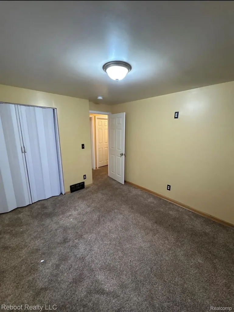 1617 Dillon Street Saginaw City MI 48601
