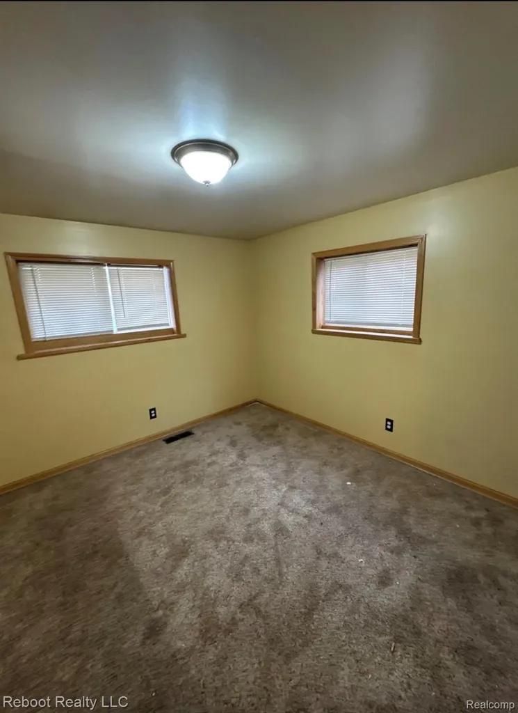 1617 Dillon Street Saginaw City MI 48601