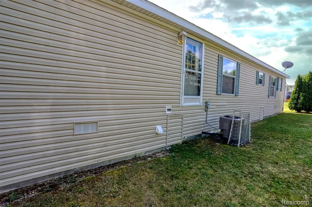 2670 Biscayne Court Lapeer Township MI 48446