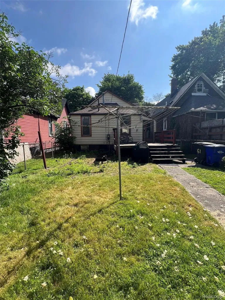 1061 Lansing Street Detroit City MI 48209