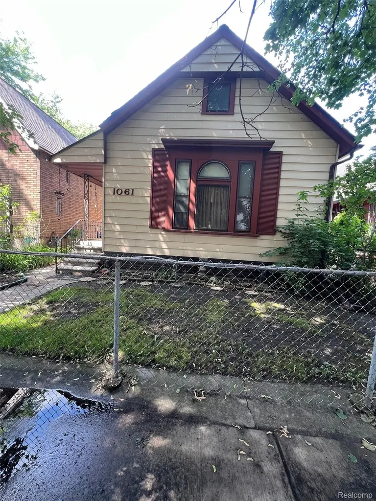 1061 Lansing Street Detroit City MI 48209