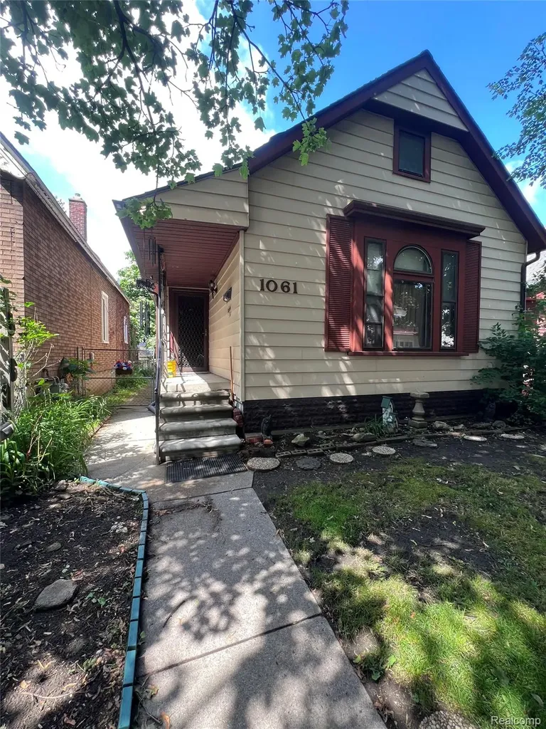 1061 Lansing Street Detroit City MI 48209