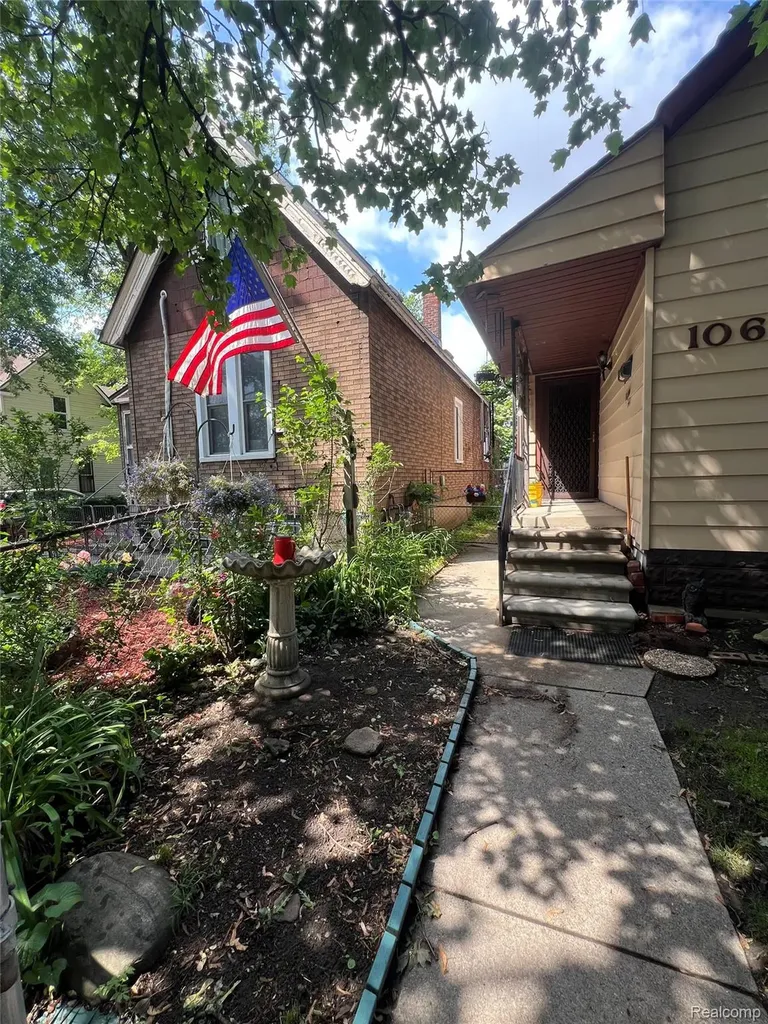 1061 Lansing Street Detroit City MI 48209