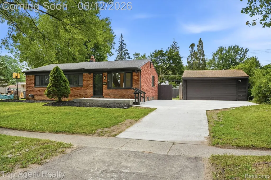 23040 Shiell Street Clinton Charter Township MI 48035