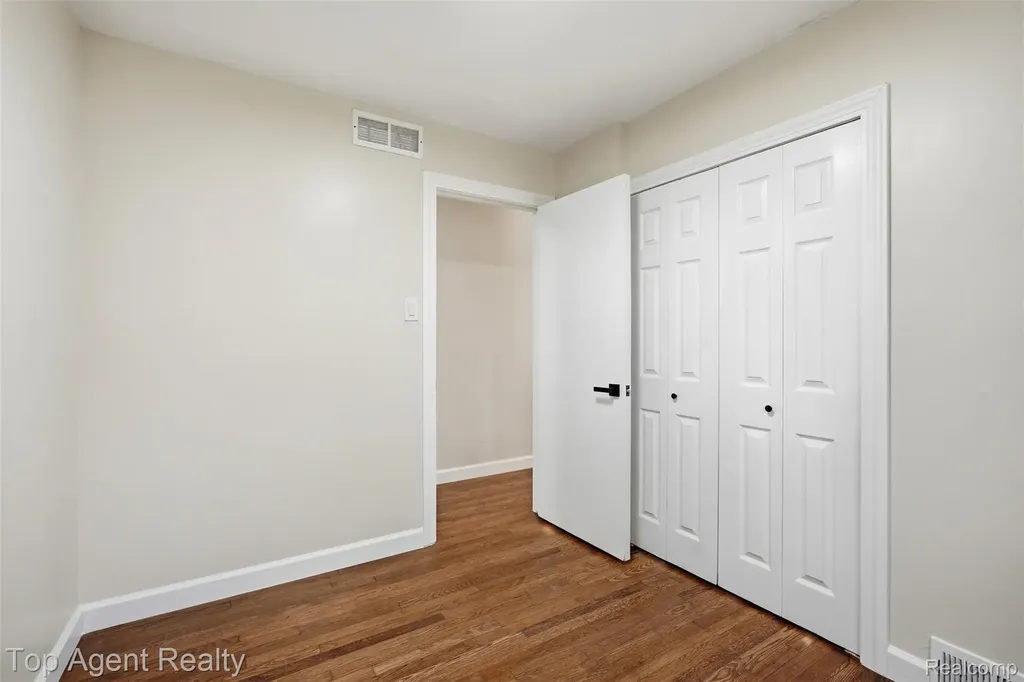 23040 Shiell Street Clinton Charter Township MI 48035