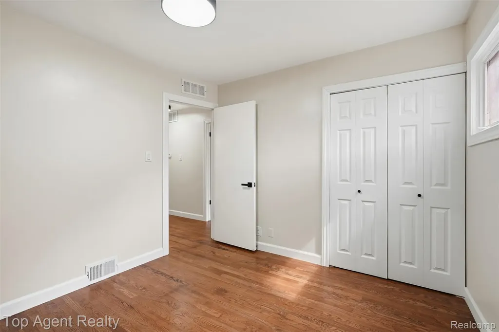 23040 Shiell Street Clinton Charter Township MI 48035