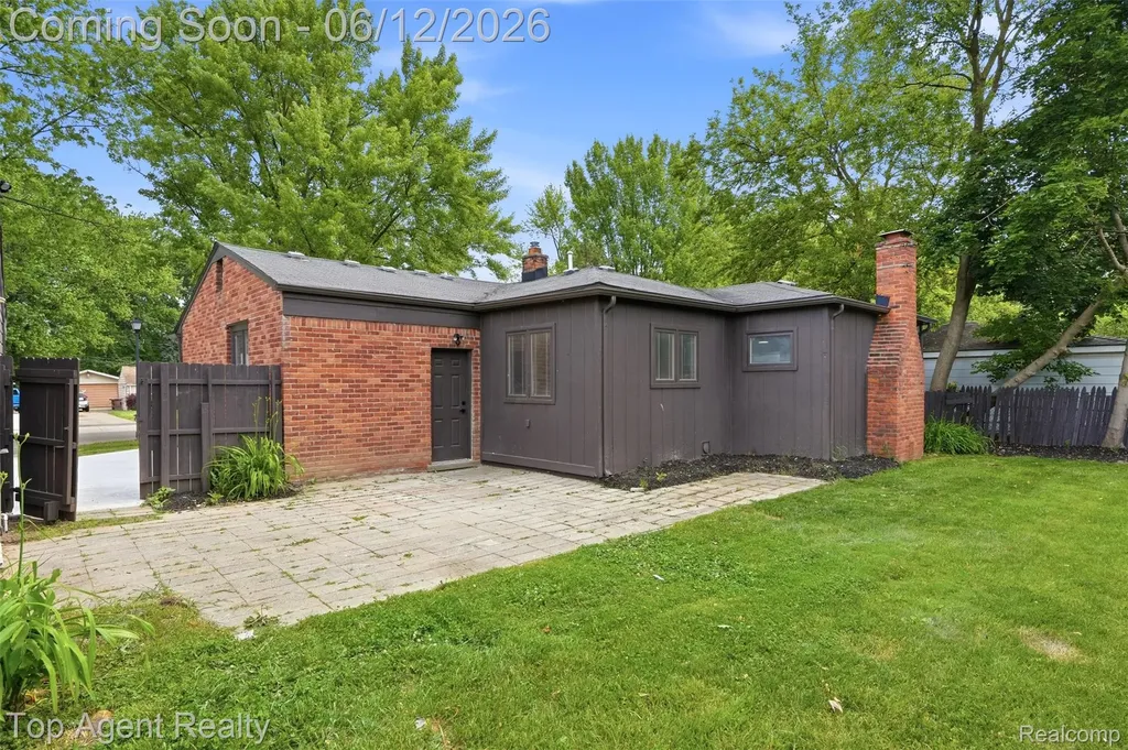 23040 Shiell Street Clinton Charter Township MI 48035