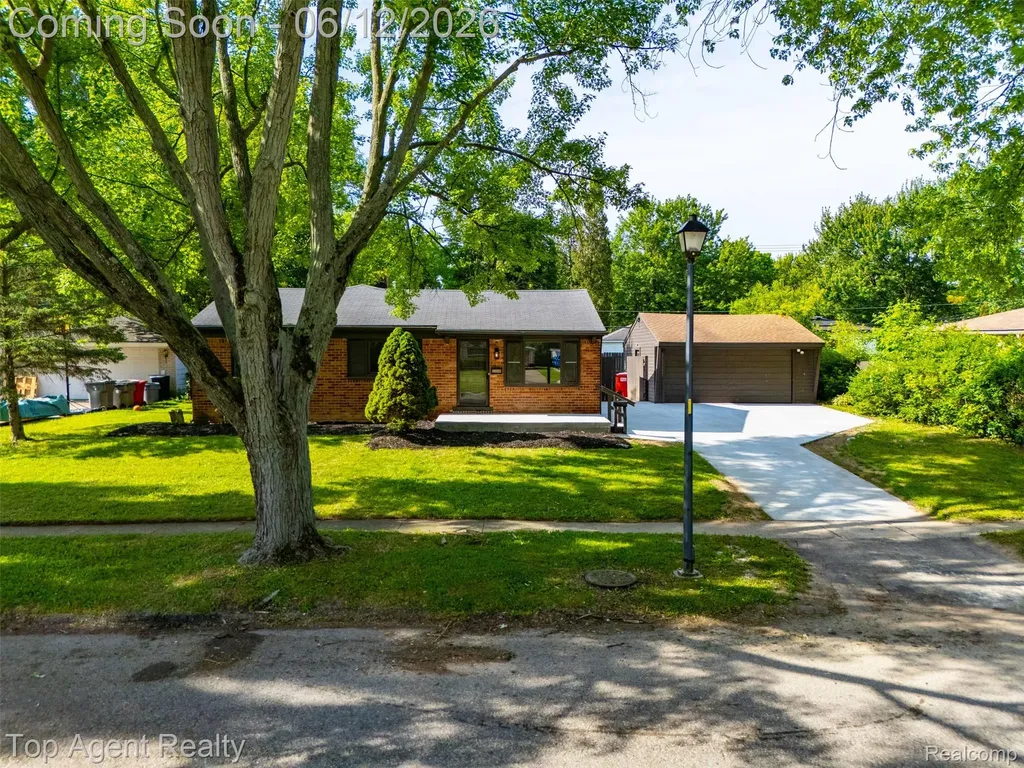 23040 Shiell Street Clinton Charter Township MI 48035