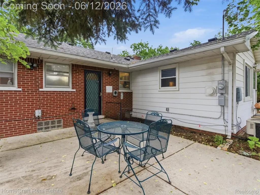 1775 N Gulley Road Dearborn Heights City MI 48127