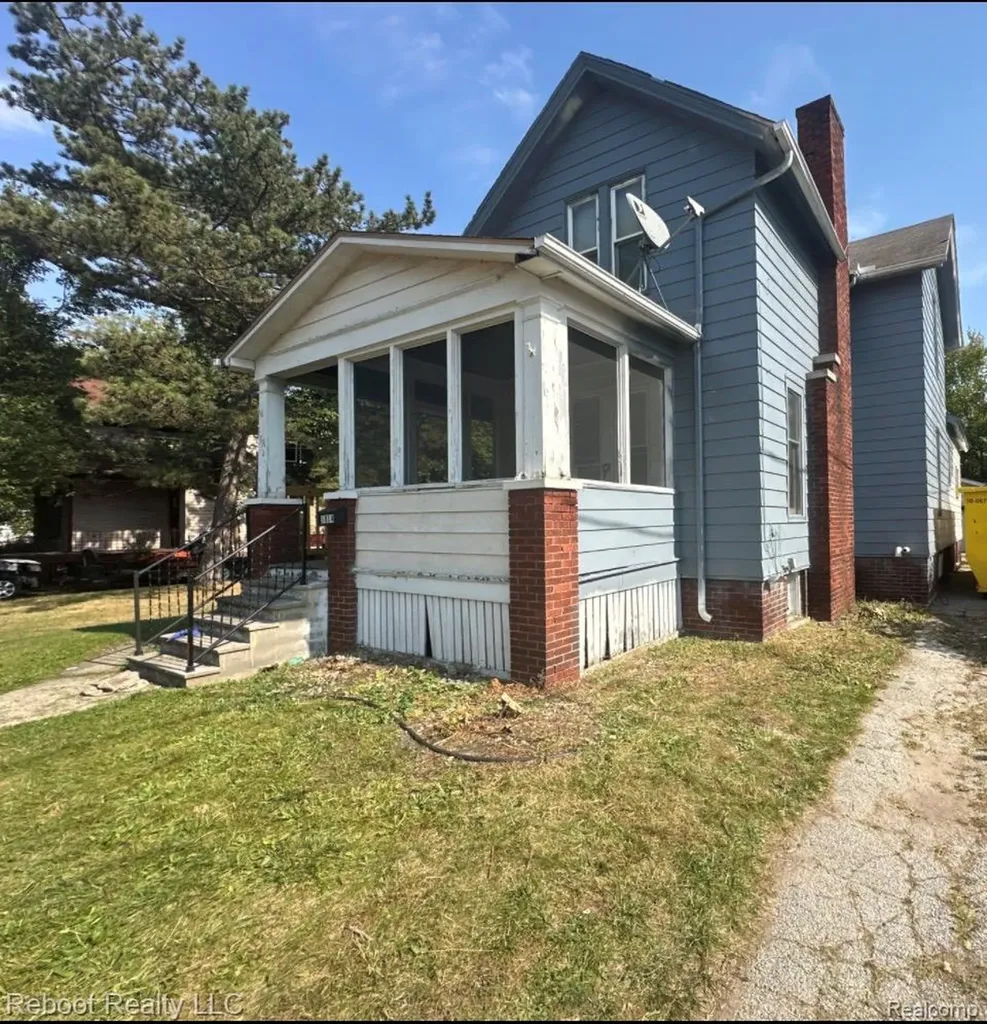 1814 Schaefer Street Saginaw City MI 48602