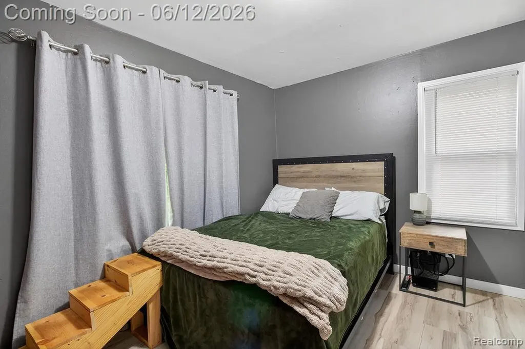 30541 Utica Road Roseville City MI 48066