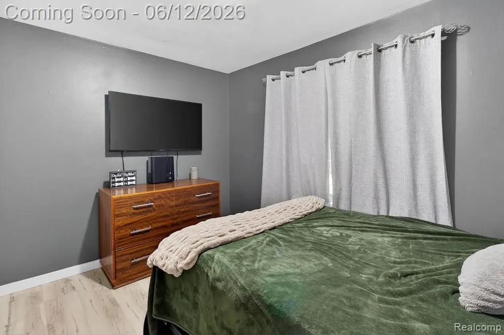 30541 Utica Road Roseville City MI 48066