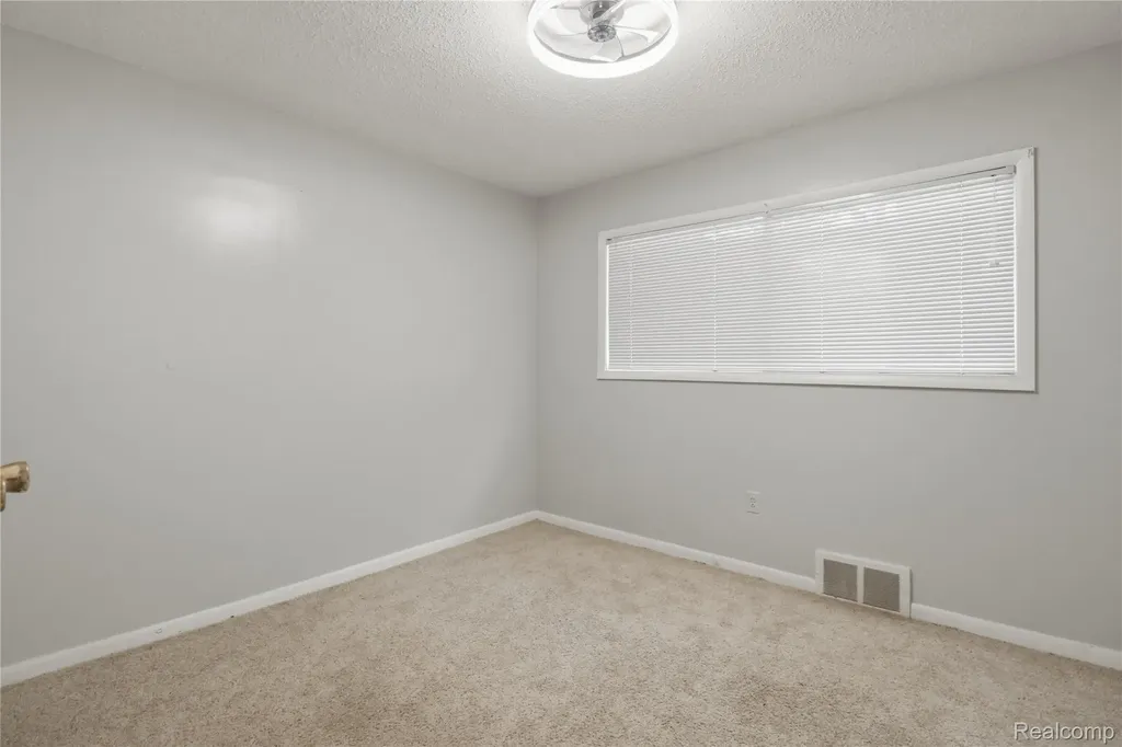 2555 W Boston Boulevard Detroit City MI 48206