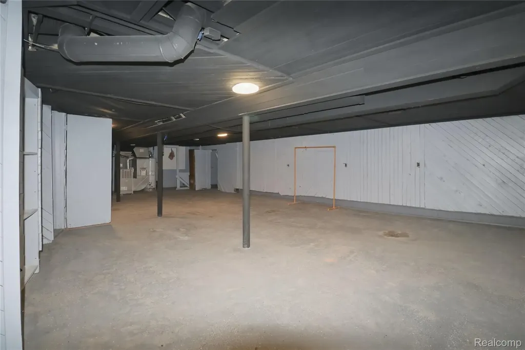 2555 W Boston Boulevard Detroit City MI 48206