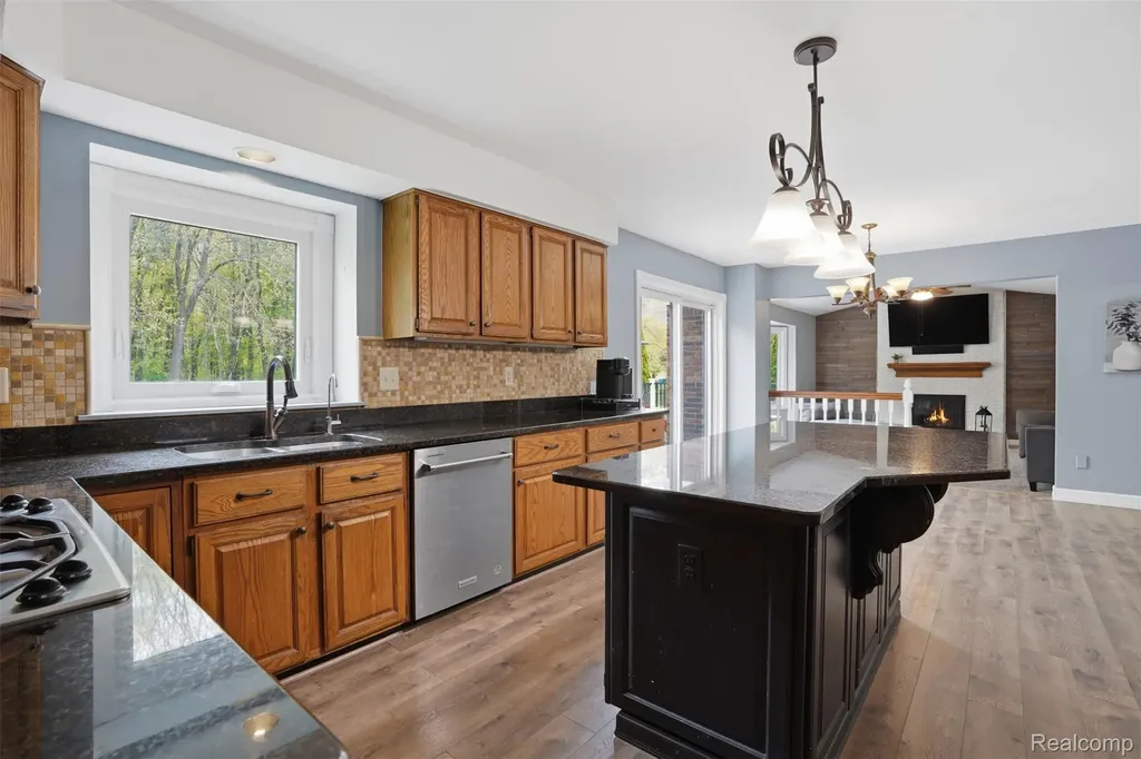 8876 Wintercove Drive Commerce Charter Township MI 48382