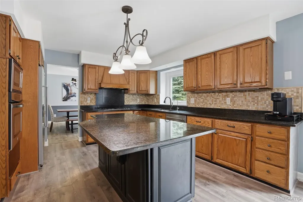 8876 Wintercove Drive Commerce Charter Township MI 48382
