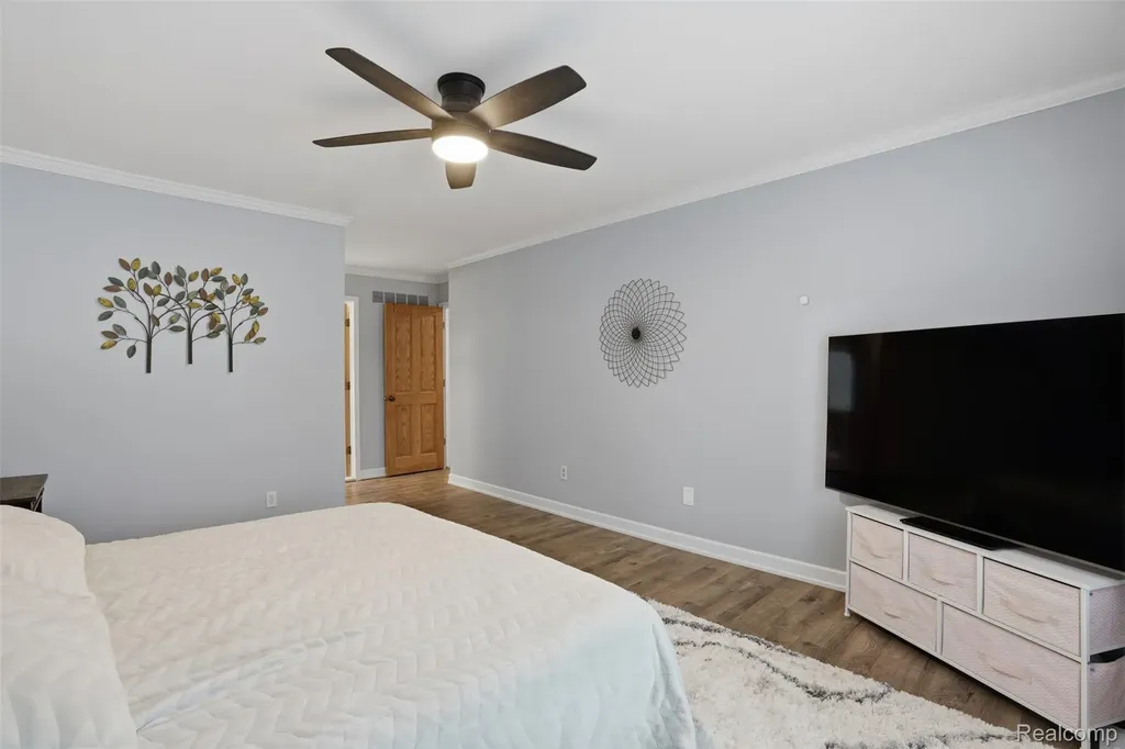 8876 Wintercove Drive Commerce Charter Township MI 48382