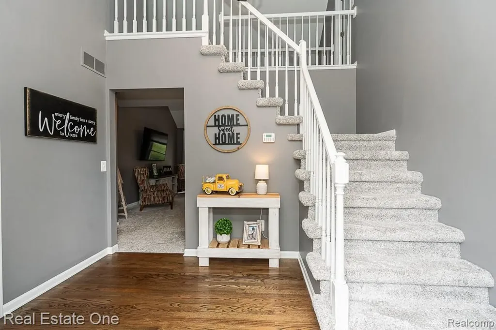 1043 Ridgeview Circle Orion Charter Township MI 48362