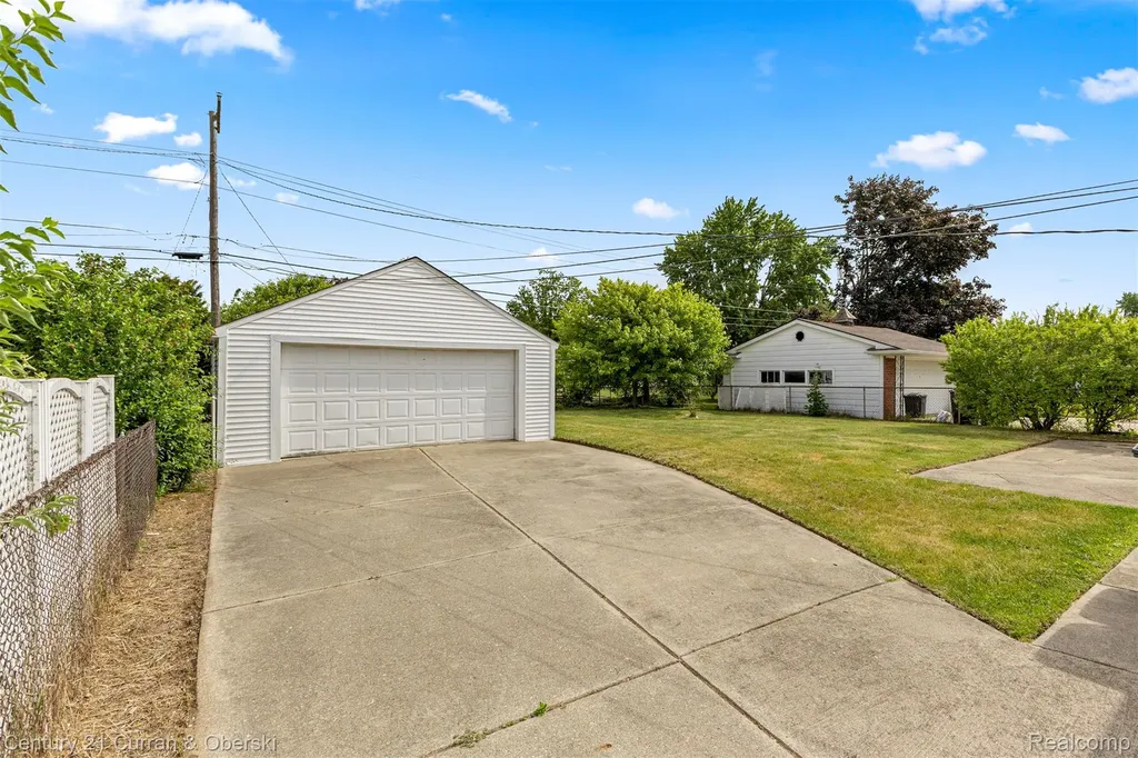 35158 Parkdale Street Livonia City MI 48150