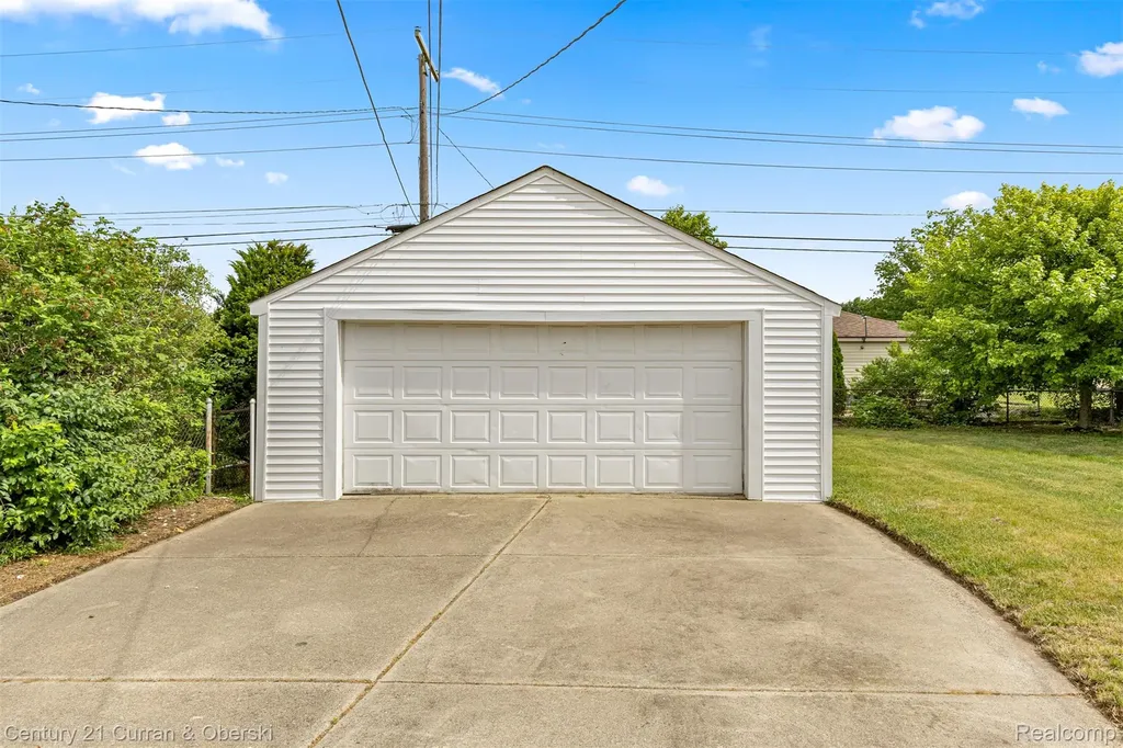 35158 Parkdale Street Livonia City MI 48150