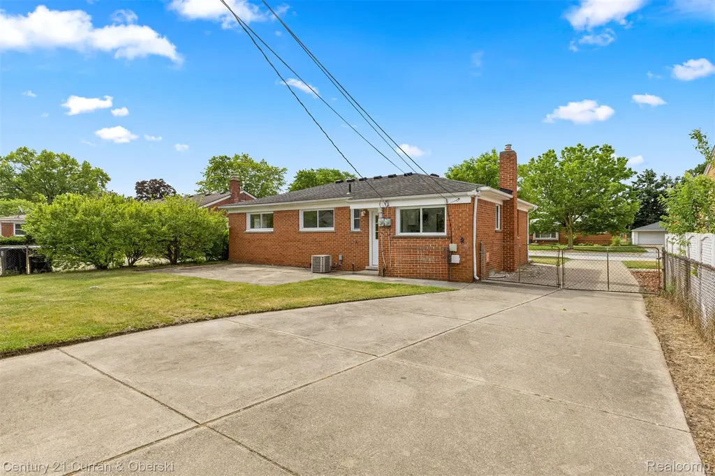 35158 Parkdale Street Livonia City MI 48150