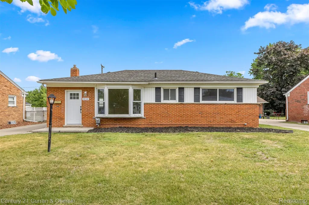 35158 Parkdale Street Livonia City MI 48150
