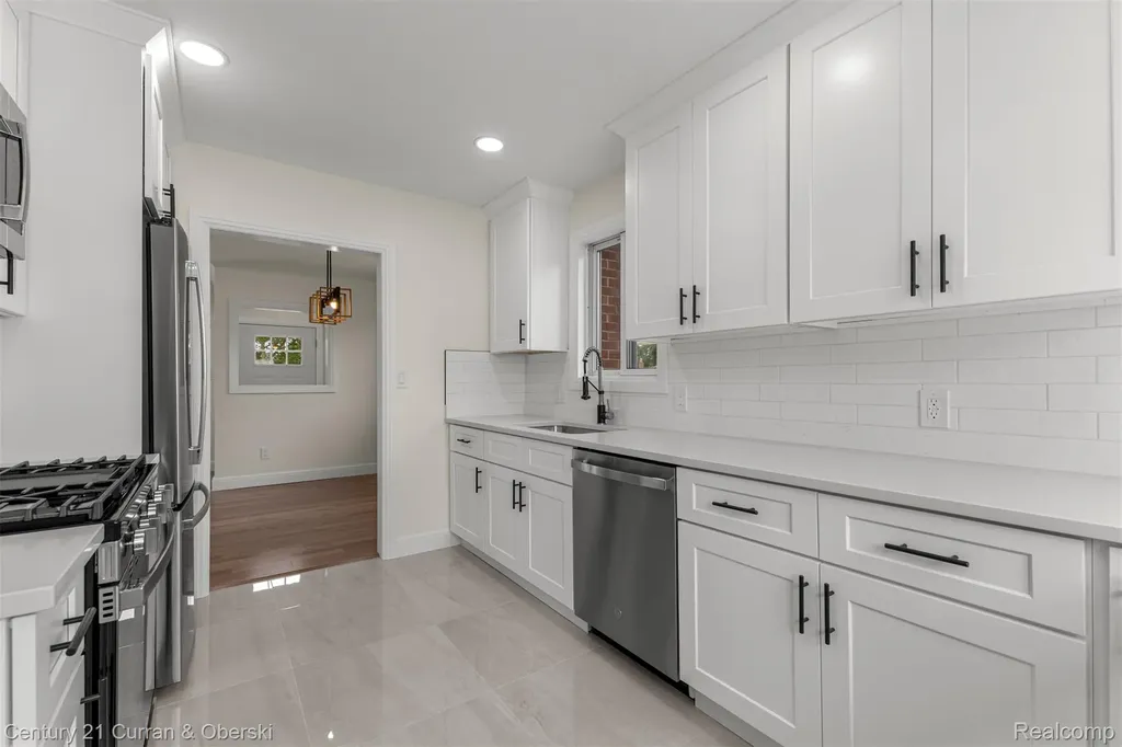 35158 Parkdale Street Livonia City MI 48150