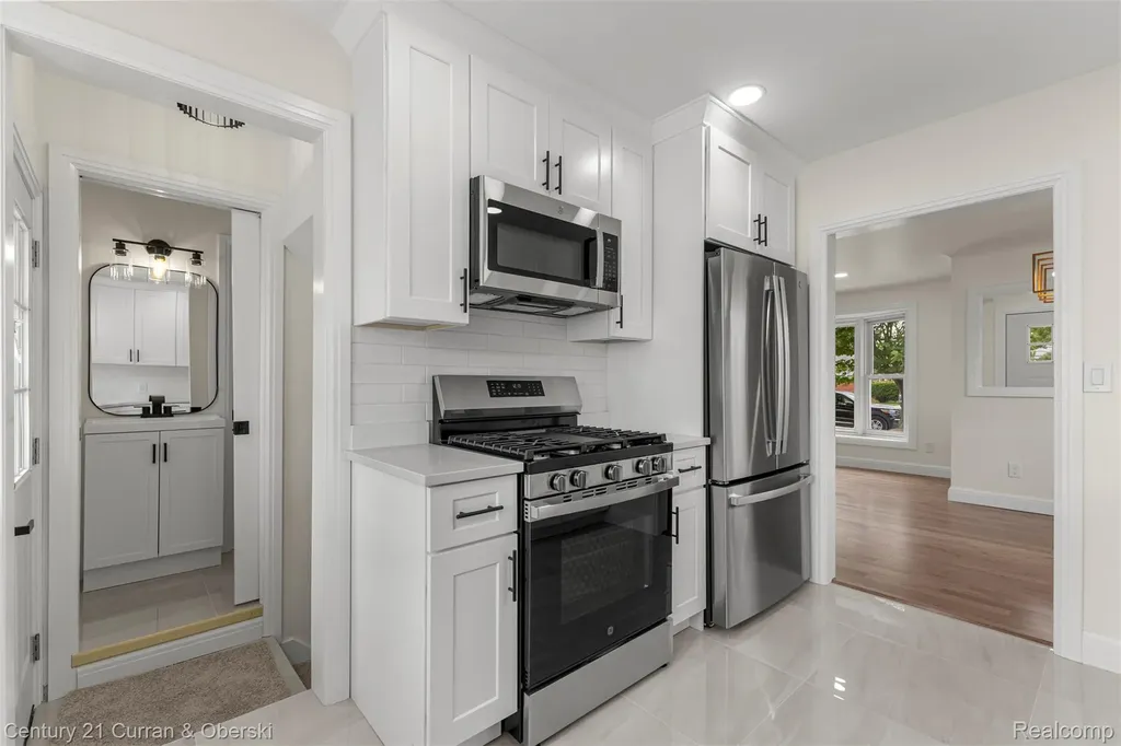 35158 Parkdale Street Livonia City MI 48150